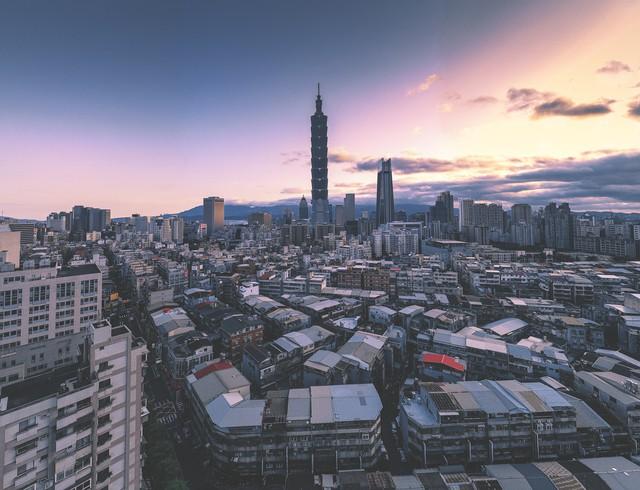 2025年澳门和香港精准正版挂牌图,全面释义、专家解读解释与落实与警惕虚假宣传 解析与释义